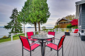 quarter Mi to Beach Family Home with Spacious Deck!